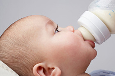 Modersmjölksersättning till barn